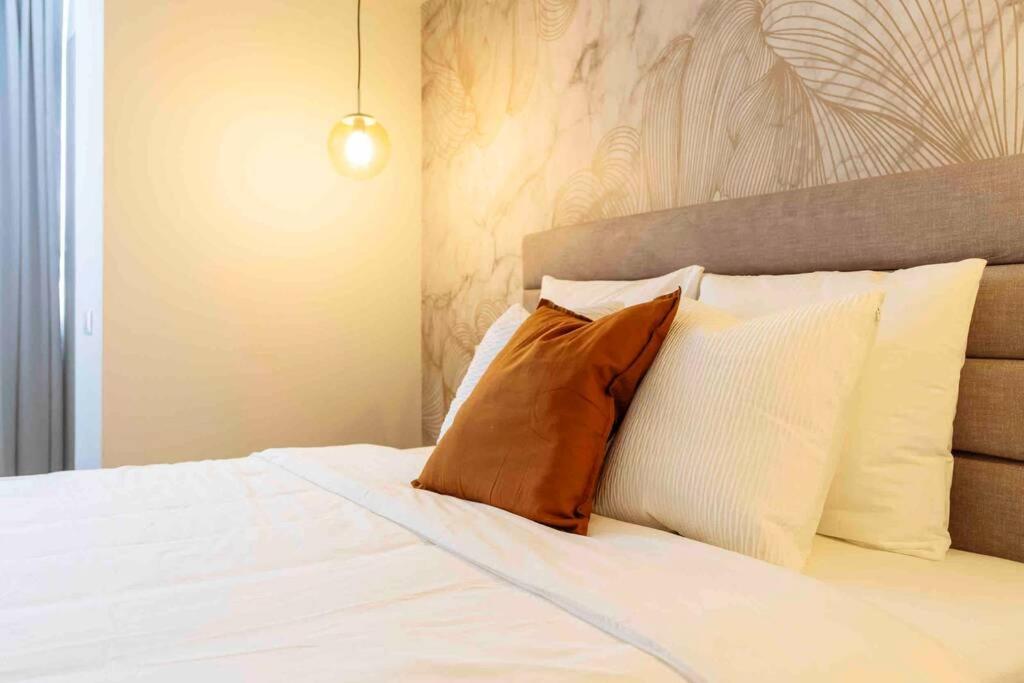 Stunning Views 2Br Intercontinental Flat Apartamento Bucareste Exterior foto
