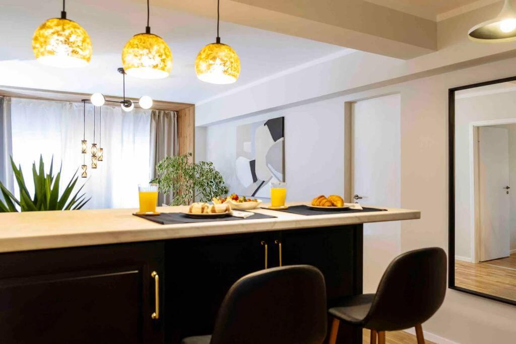 Stunning Views 2Br Intercontinental Flat Apartamento Bucareste Exterior foto