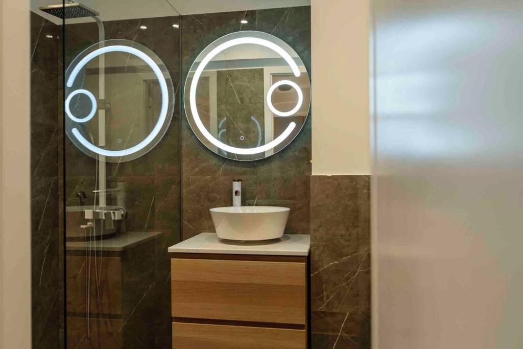 Stunning Views 2Br Intercontinental Flat Apartamento Bucareste Exterior foto